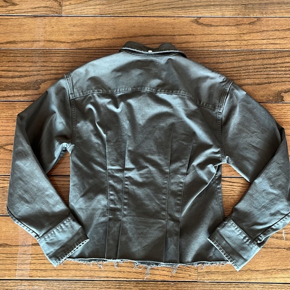 Current Elliot The Tella Button Front Shirt Army
Green Size S - Picture 14 of 15